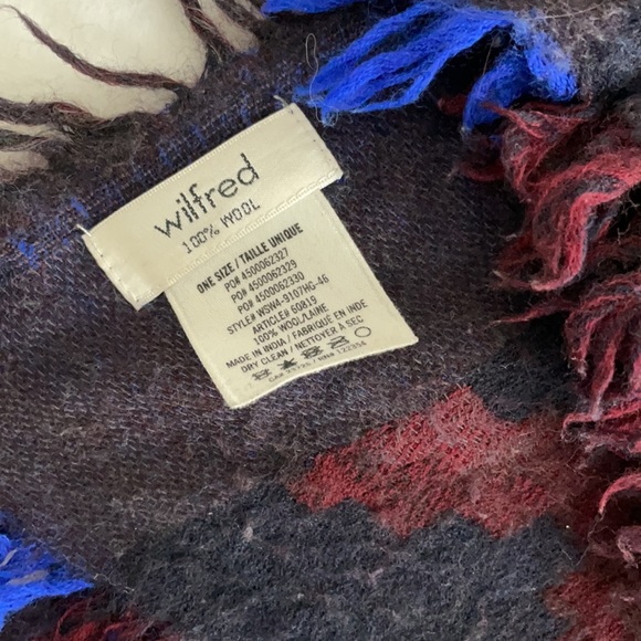 Aritzia blanket scarf - Picture 3 of 3